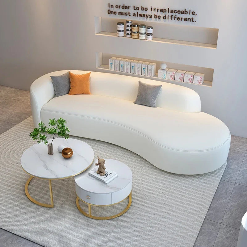 Biała Designerska Sofa do Salonu – Nowoczesna Sofa Wypoczynkowa